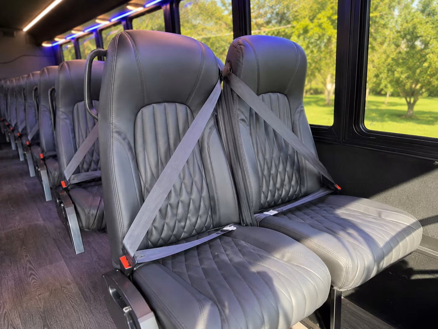 columbia 20 passenger minibus rental