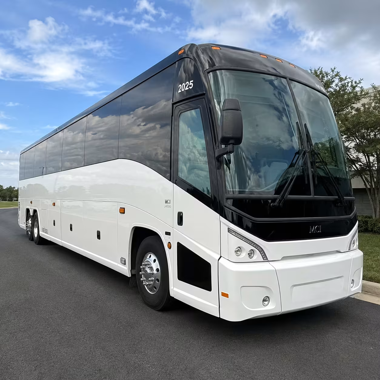 corporate charter bus rentals to columbia metropolitan airport